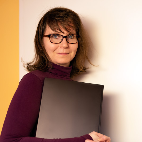 EMPLOYA - Kinga Zurawski